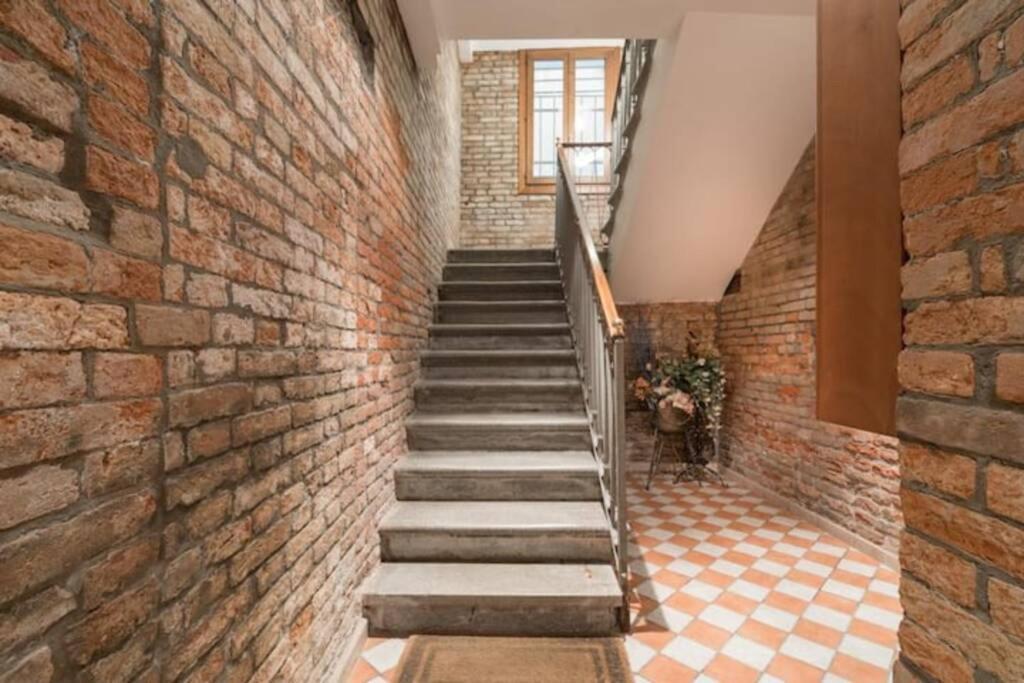 Ca' Pesaro Rooftop Terrace Apartment. เวนิส ภายนอก รูปภาพ