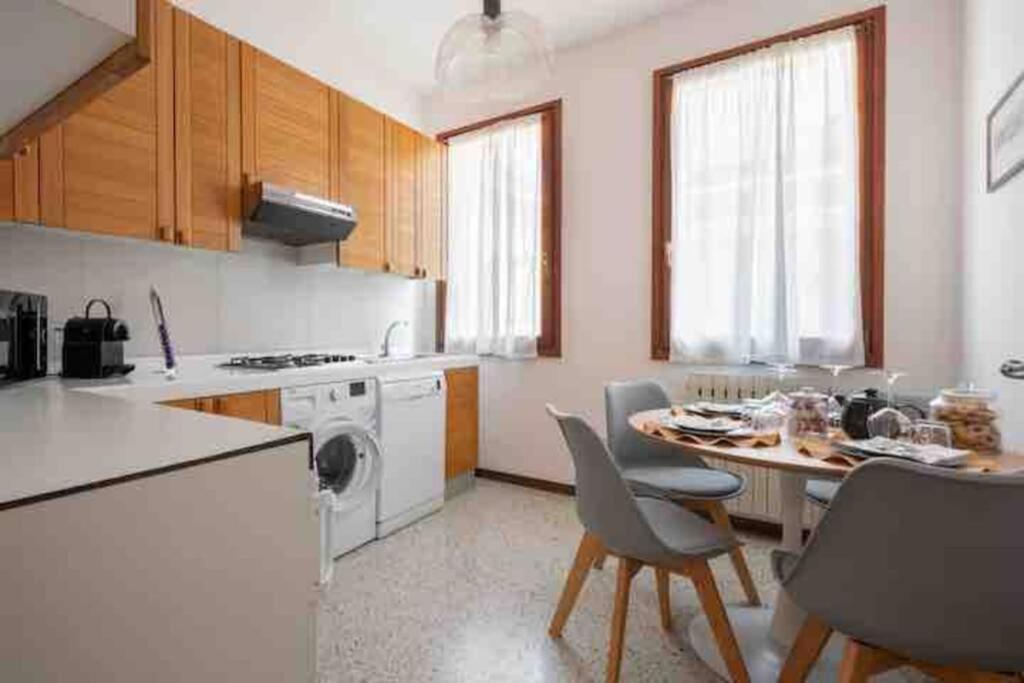 Ca' Pesaro Rooftop Terrace Apartment. เวนิส ภายนอก รูปภาพ